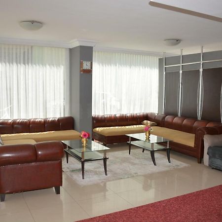 Bahceli Family Otel Antalia Esterno foto
